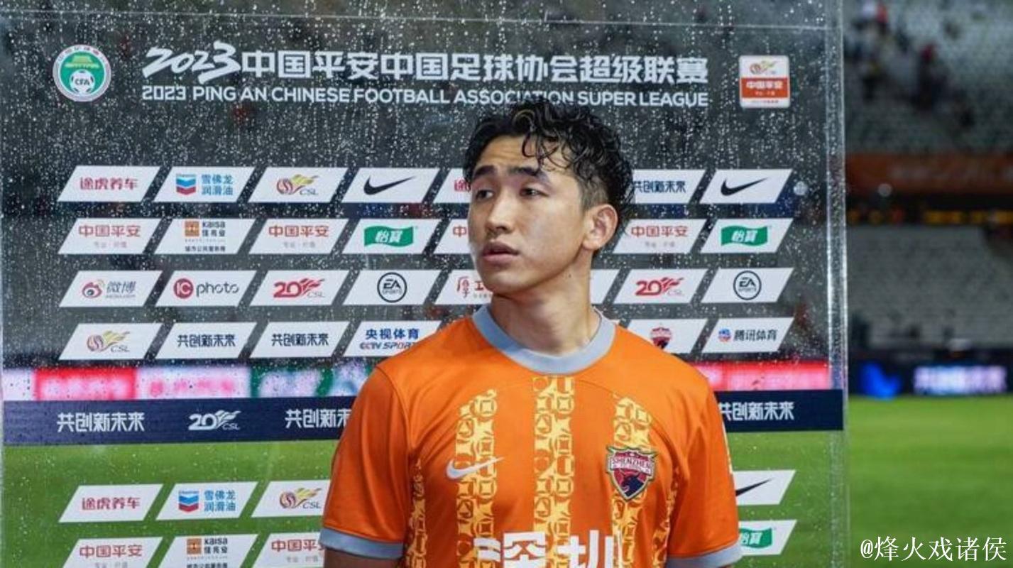 在足协杯决赛前夜,他亲手拆掉了自己的更衣柜,不是俱乐部通知,也不是媒体爆料,28岁的他亲自公布了转会决定,选择放弃安稳迎接新挑战 在足协杯决赛前夜,他亲手拆掉了自己的更衣柜,不是俱乐部通知,也不是媒体爆料,28岁的他亲自公布了转会决定,选择放弃安稳迎接新挑战